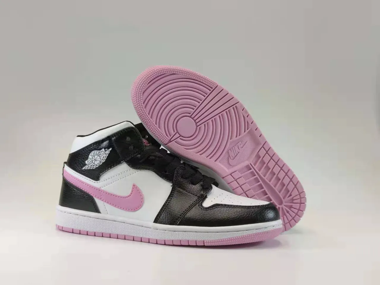 Tênis de basquete Air Jordan 1 Mid preto branco rosa 6