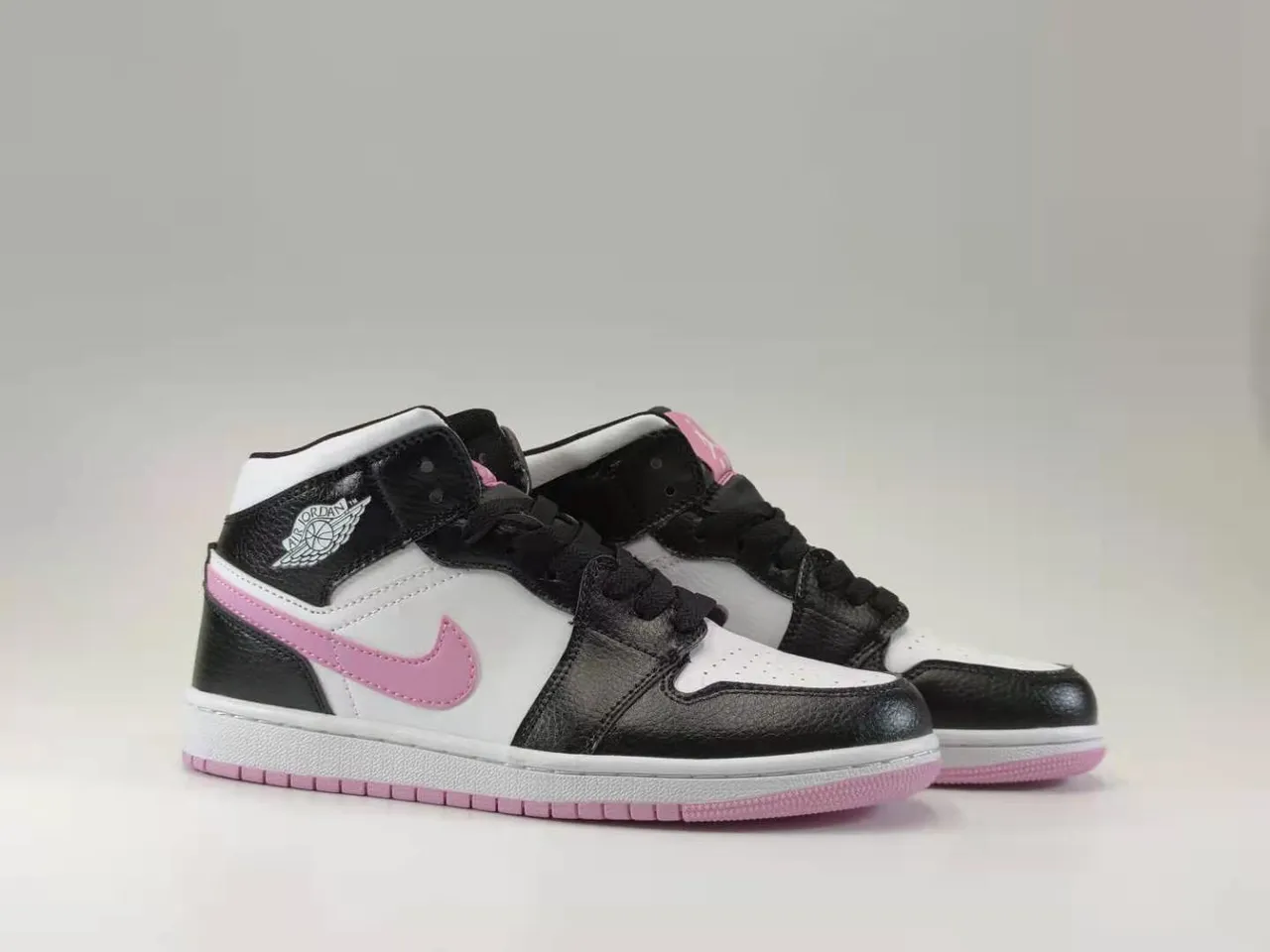Tênis de basquete Air Jordan 1 Mid preto branco rosa 7