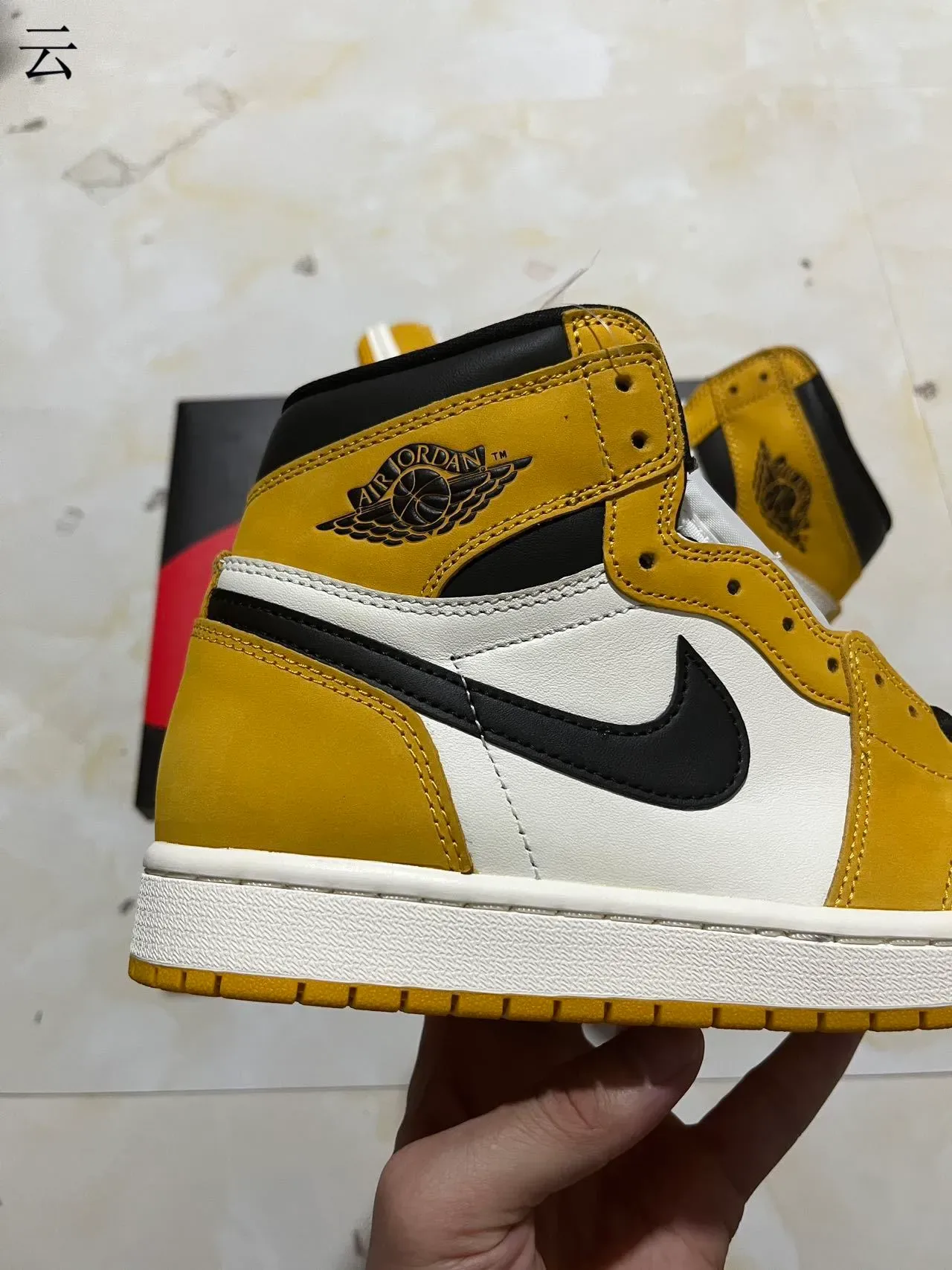 Air Jordan 1 Mustard Yellow Black White أحذية كرة السلة 8