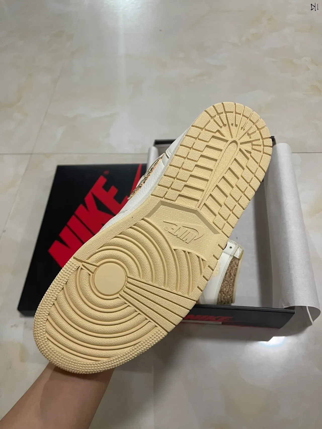 Air Jordan 1 Off-White Beige Speckled Leather Basketball Shoes 5