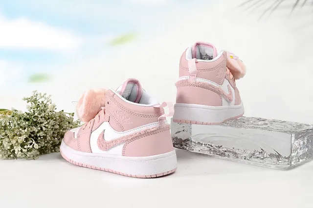 Air Jordan 1 Pink and White High-Top Basketball Shoes 6