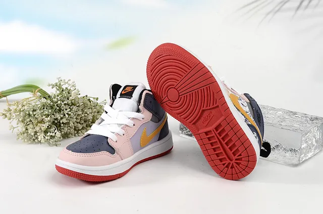 Air Jordan 1 Pink and White High-Top Basketball Shoes 21