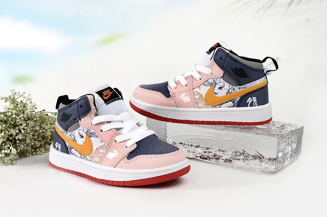 Air Jordan 1 Pink and White High-Top Basketball Shoes 22