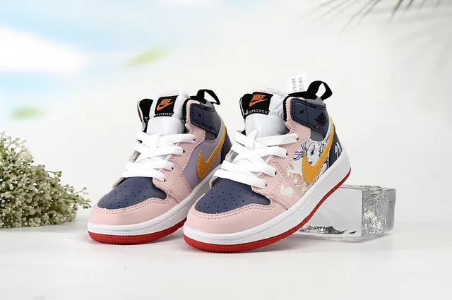 Air Jordan 1 Pink and White High-Top Basketball Shoes 23