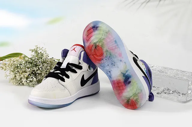 Air Jordan 1 Pink and White High-Top Basketball Shoes 24