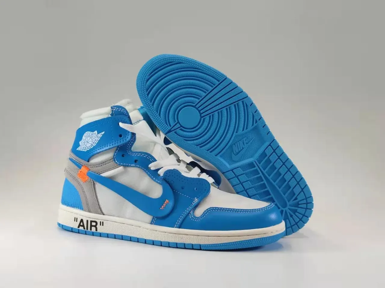 Air Jordan 1 x Off-White Tênis de Basquete Azul e Branco Detalhe Industrial 5