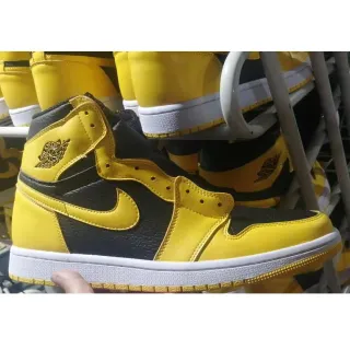Air Jordan 1 黄黑高帮篮球鞋