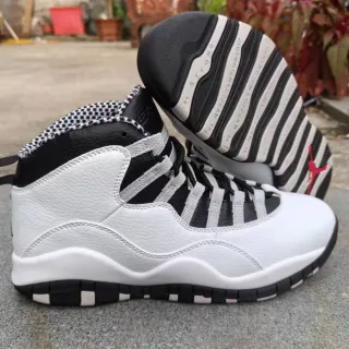 Tênis de basquete Air Jordan 10 branco, preto e cinza com colarinho xadrez