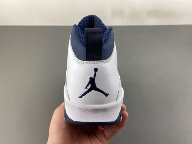 Air Jordan 10 白色海军蓝浅蓝色篮球鞋 4