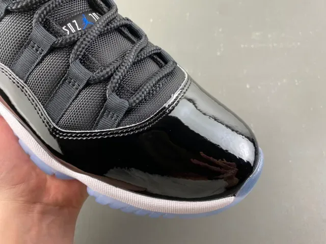 Air Jordan 11 Black Concord Basketball Shoes 3