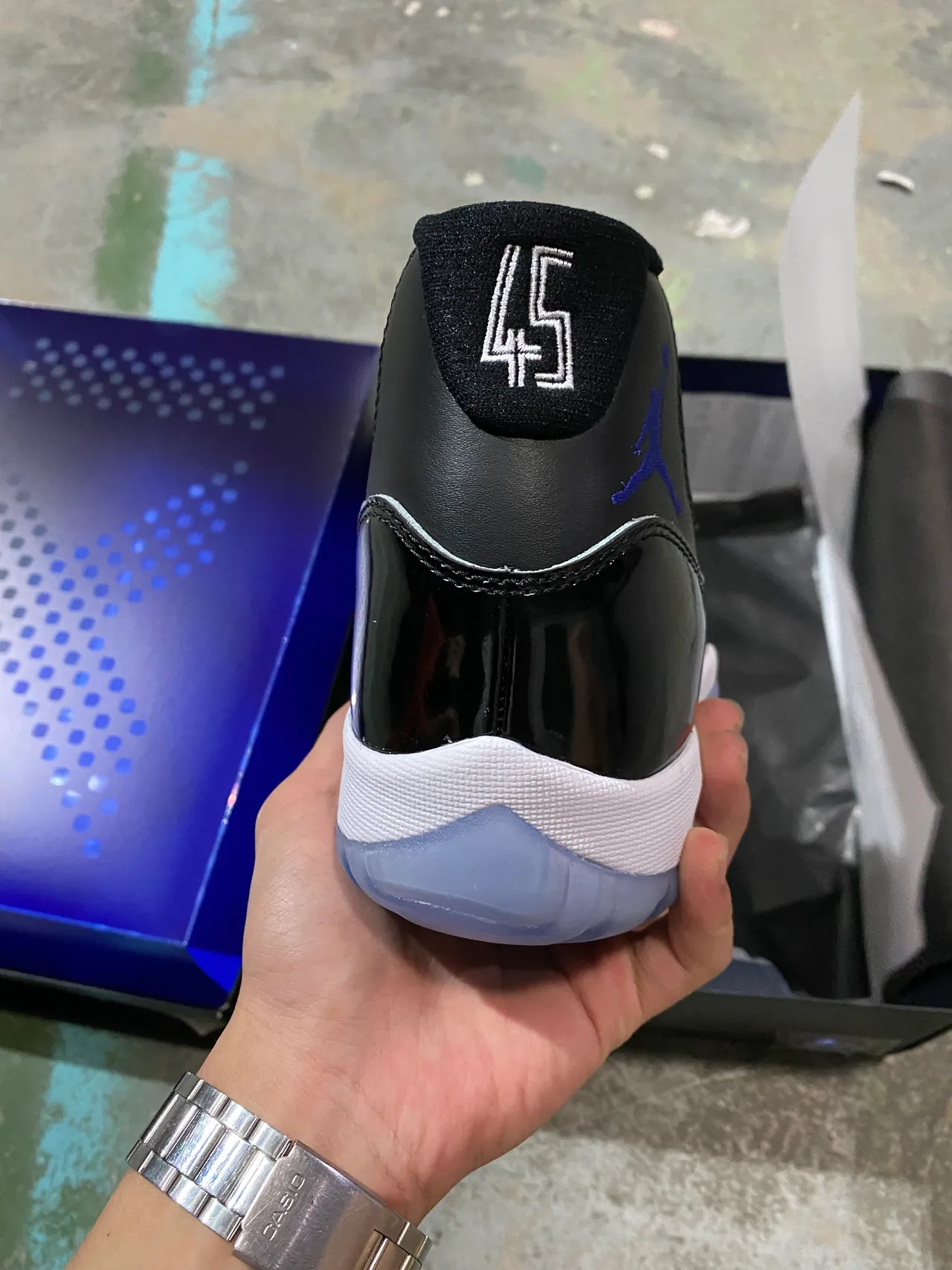 Tênis de basquete Air Jordan 11 preto brilhante branco azul gelo 6