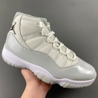 Air Jordan 11 灰白高帮漆皮鞋头篮球鞋