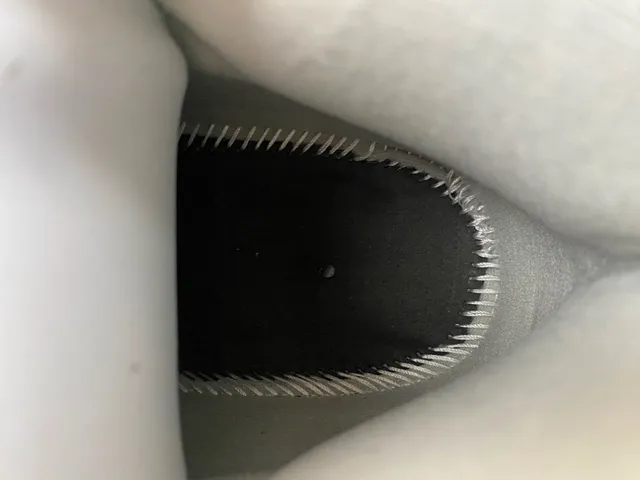 Air Jordan 11 灰白高帮漆皮鞋头篮球鞋 9