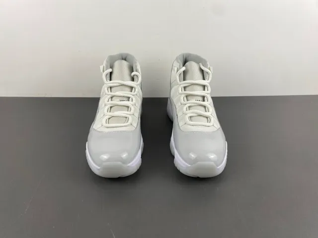 Air Jordan 11 灰白高帮漆皮鞋头篮球鞋 12