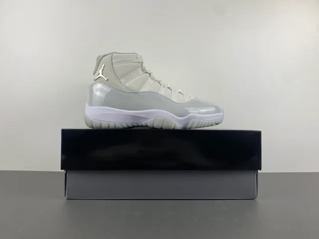 Air Jordan 11 灰白高帮漆皮鞋头篮球鞋 16