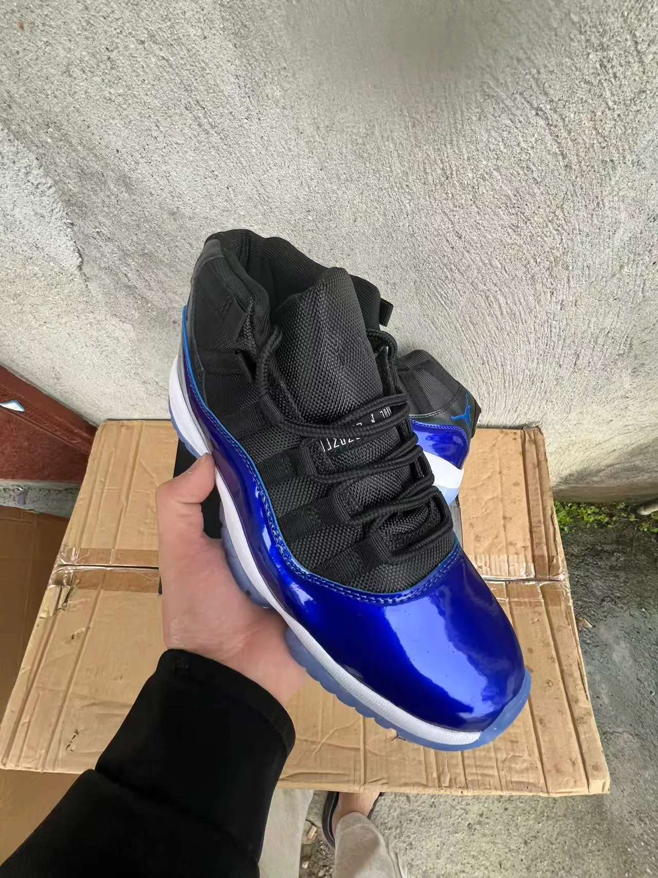 Air Jordan 11 রয়্যাল ব্লু পেটেন্ট লেদার বাস্কেটবল জুতো 2