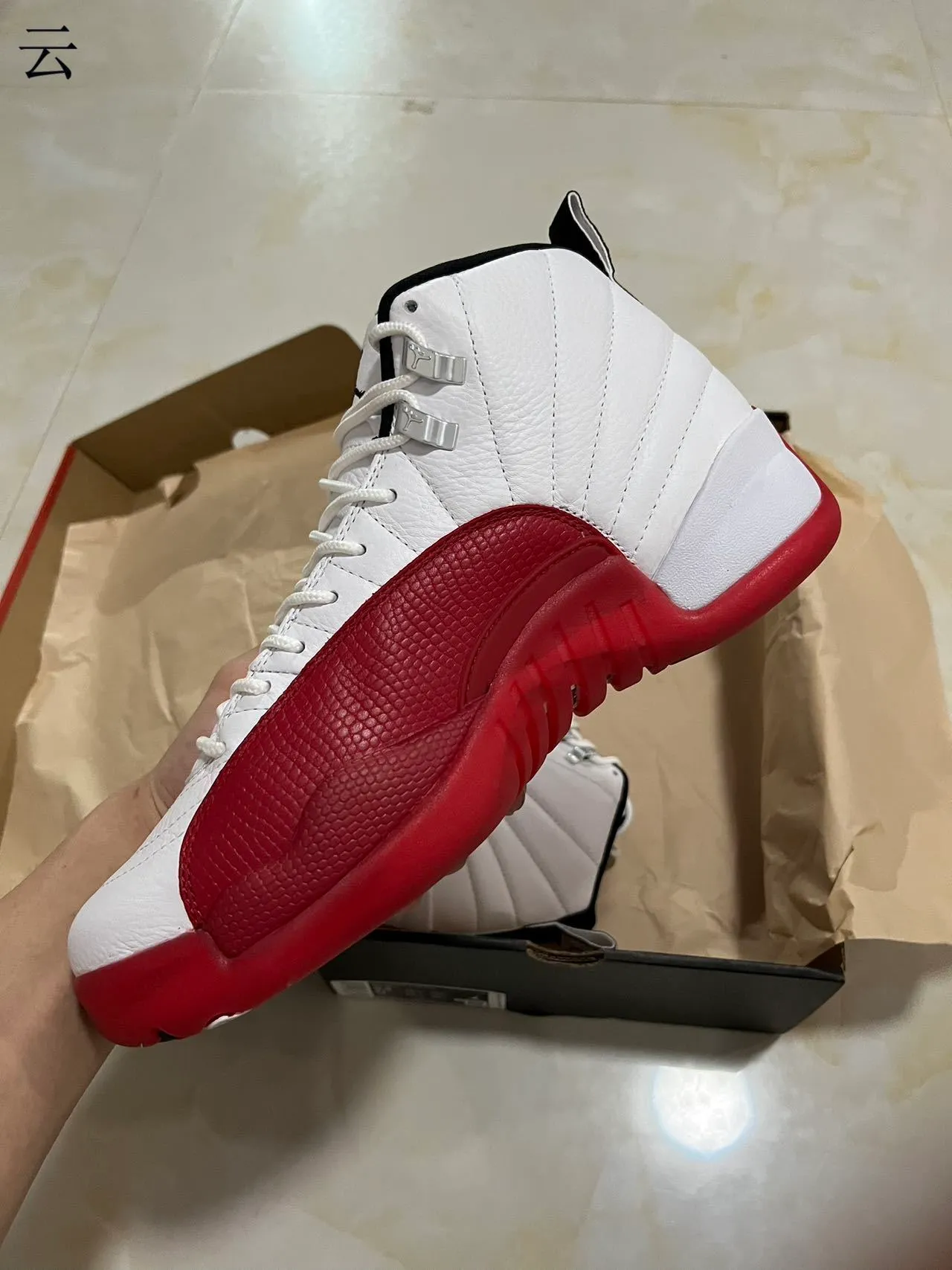 Air Jordan 12 সাদা লাল কালো বাস্কেটবল জুতো 5