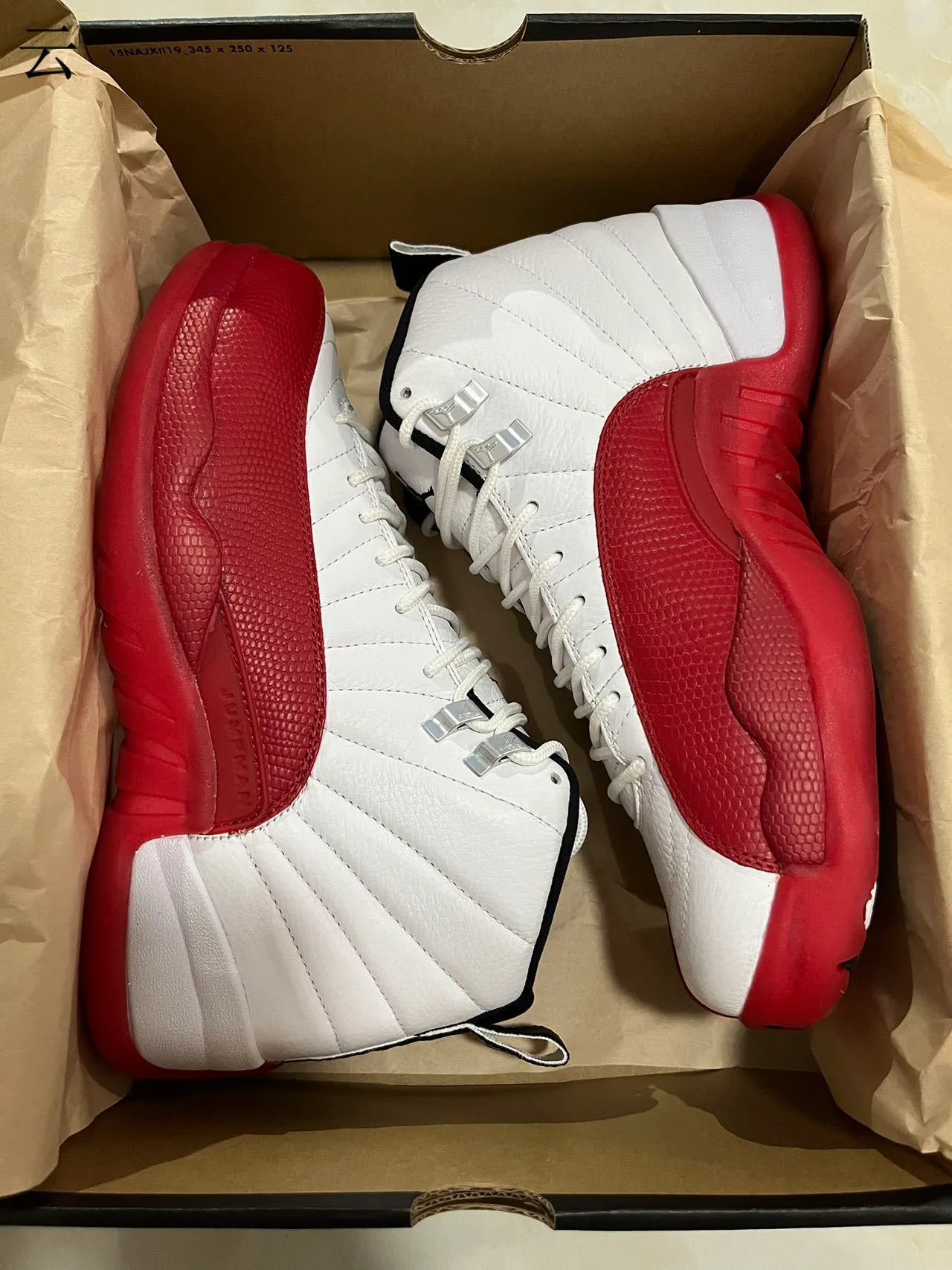 Air Jordan 12 সাদা লাল কালো বাস্কেটবল জুতো 7