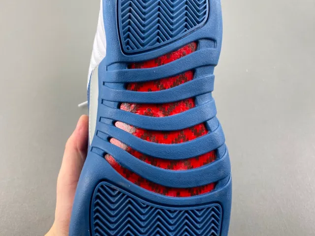 Air Jordan 12 白色皇家蓝篮球鞋 9