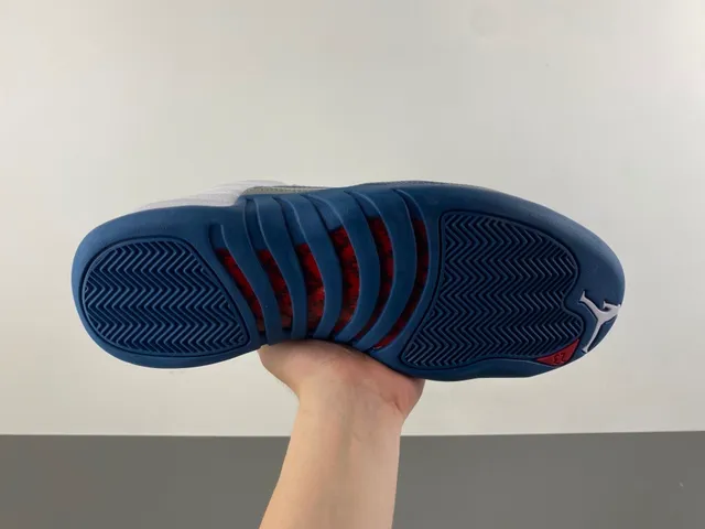 Air Jordan 12 白色皇家蓝篮球鞋 10