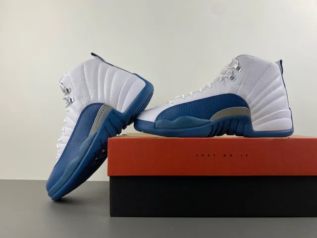 Air Jordan 12 白色皇家蓝篮球鞋 15