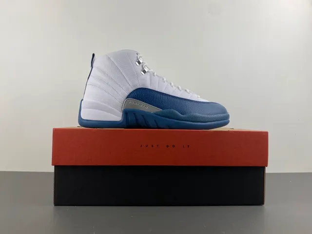 Air Jordan 12 白色皇家蓝篮球鞋 16