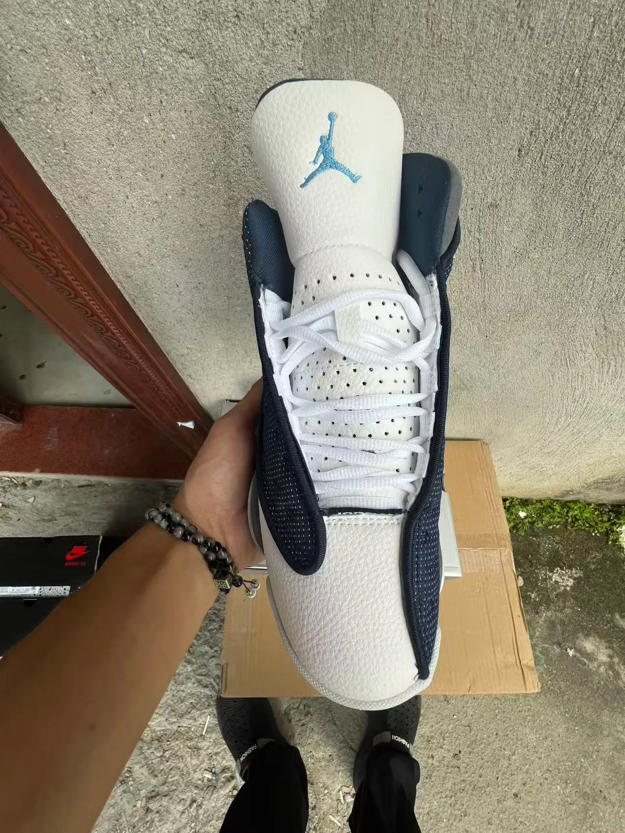 Air Jordan 13 حذاء كرة السلة باللونين الكحلي والأبيض 3
