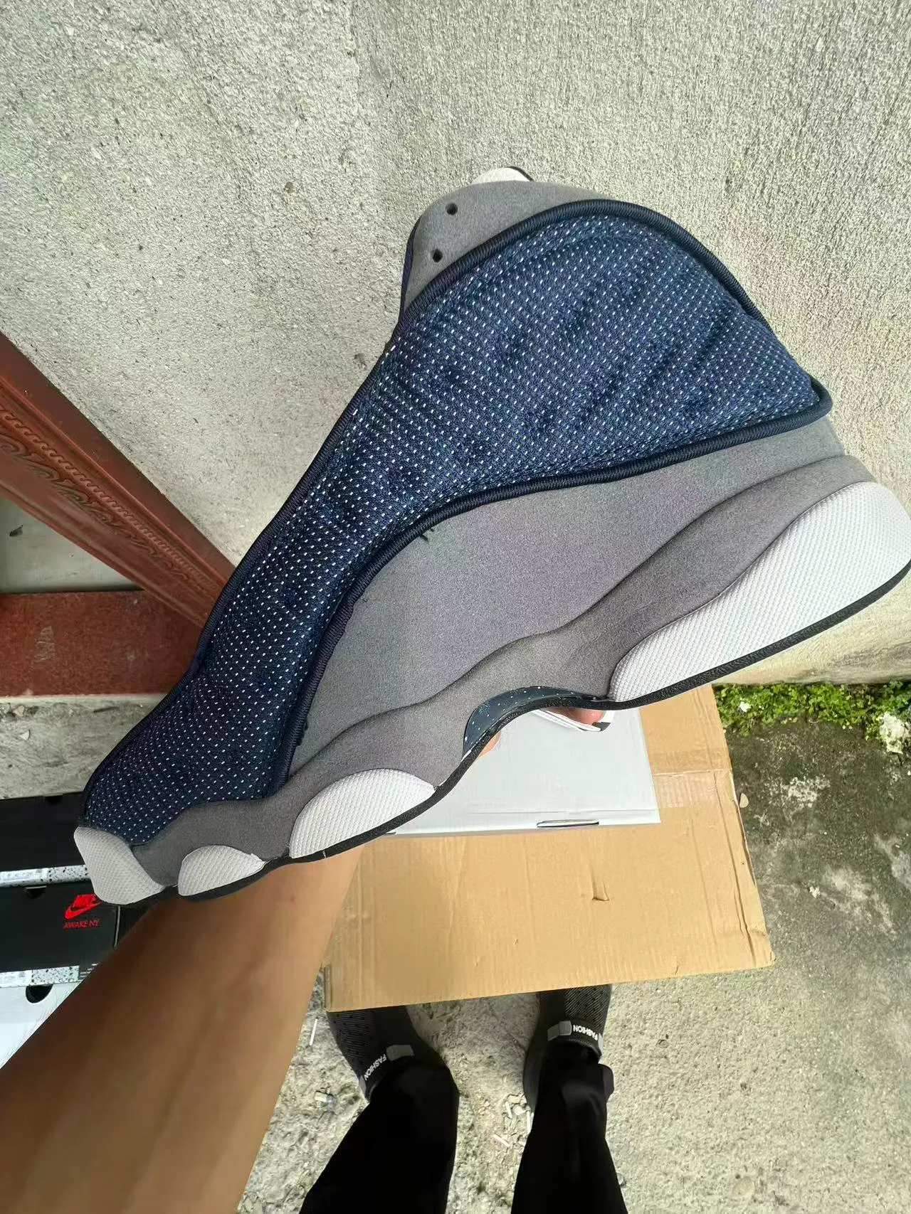 Air Jordan 13 حذاء كرة السلة باللونين الكحلي والأبيض 5