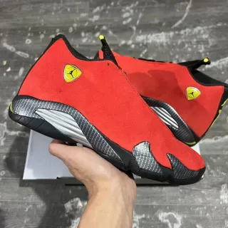 Air Jordan 14 Ferrari 红色麂皮篮球鞋