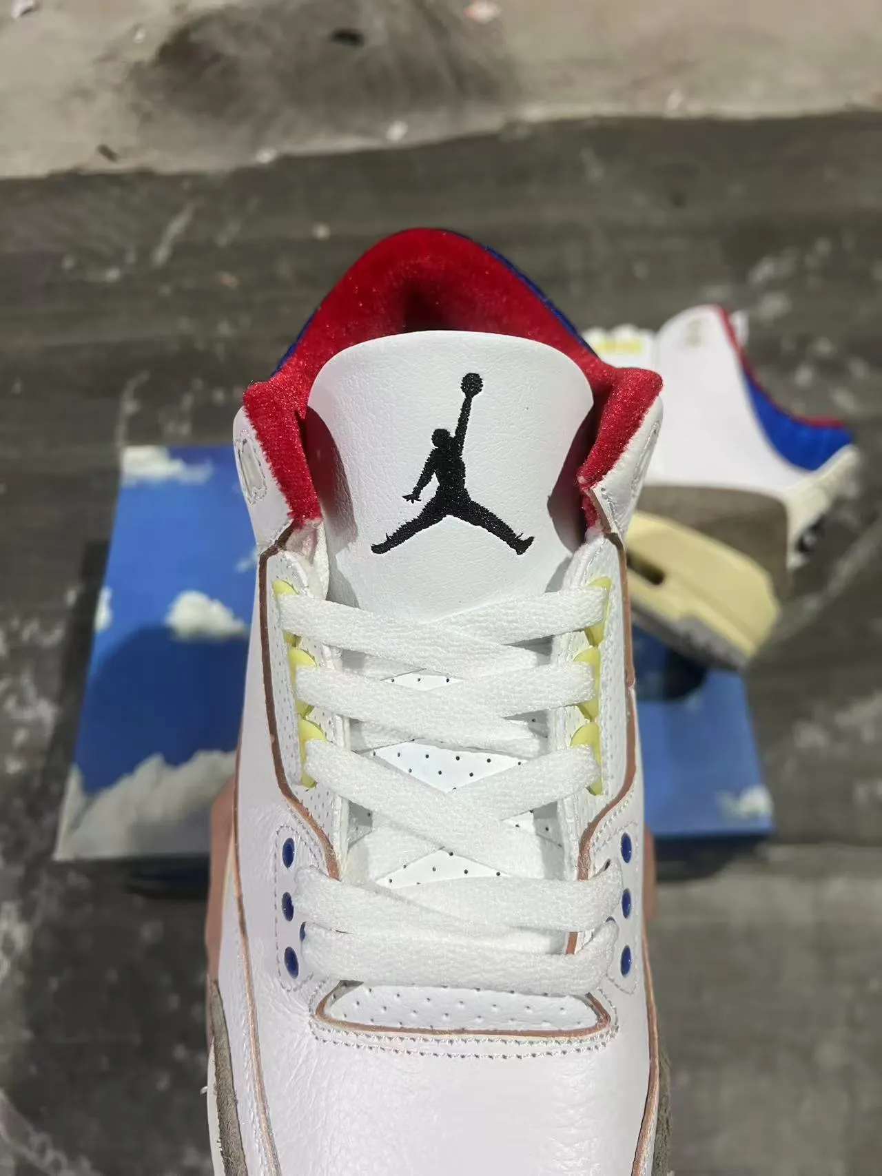 Air Jordan 3 أبيض وبيج نقش الفيل أحذية كرة السلة 4