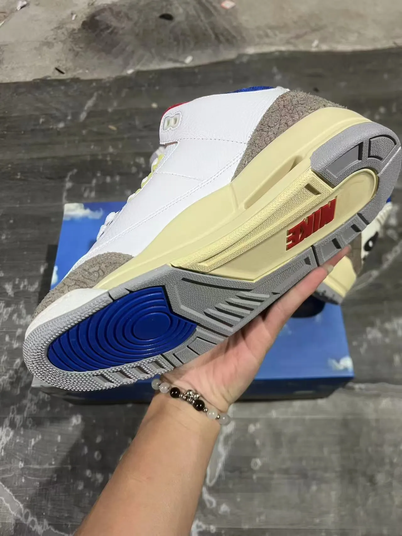 Air Jordan 3 أبيض وبيج نقش الفيل أحذية كرة السلة 6