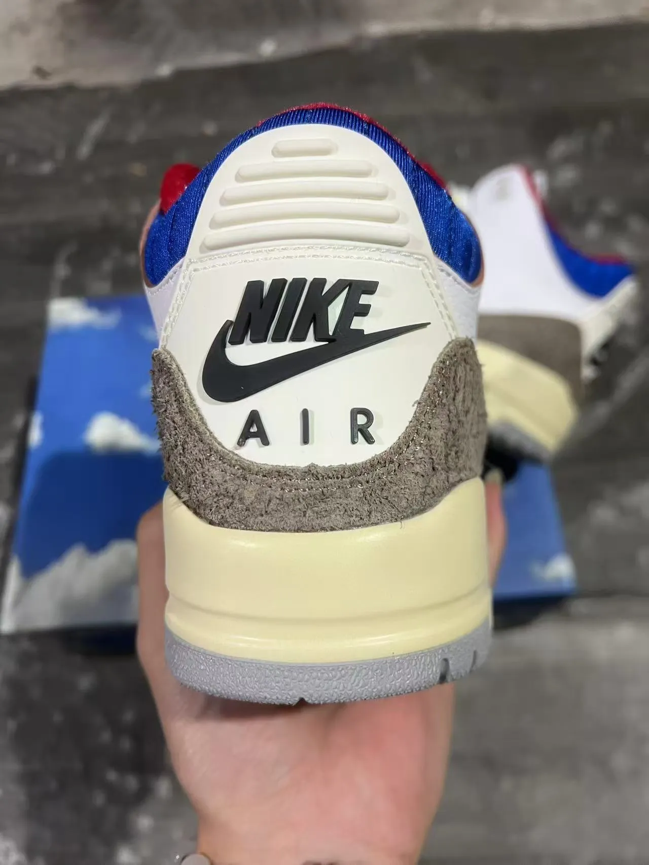 Air Jordan 3 أبيض وبيج نقش الفيل أحذية كرة السلة 8