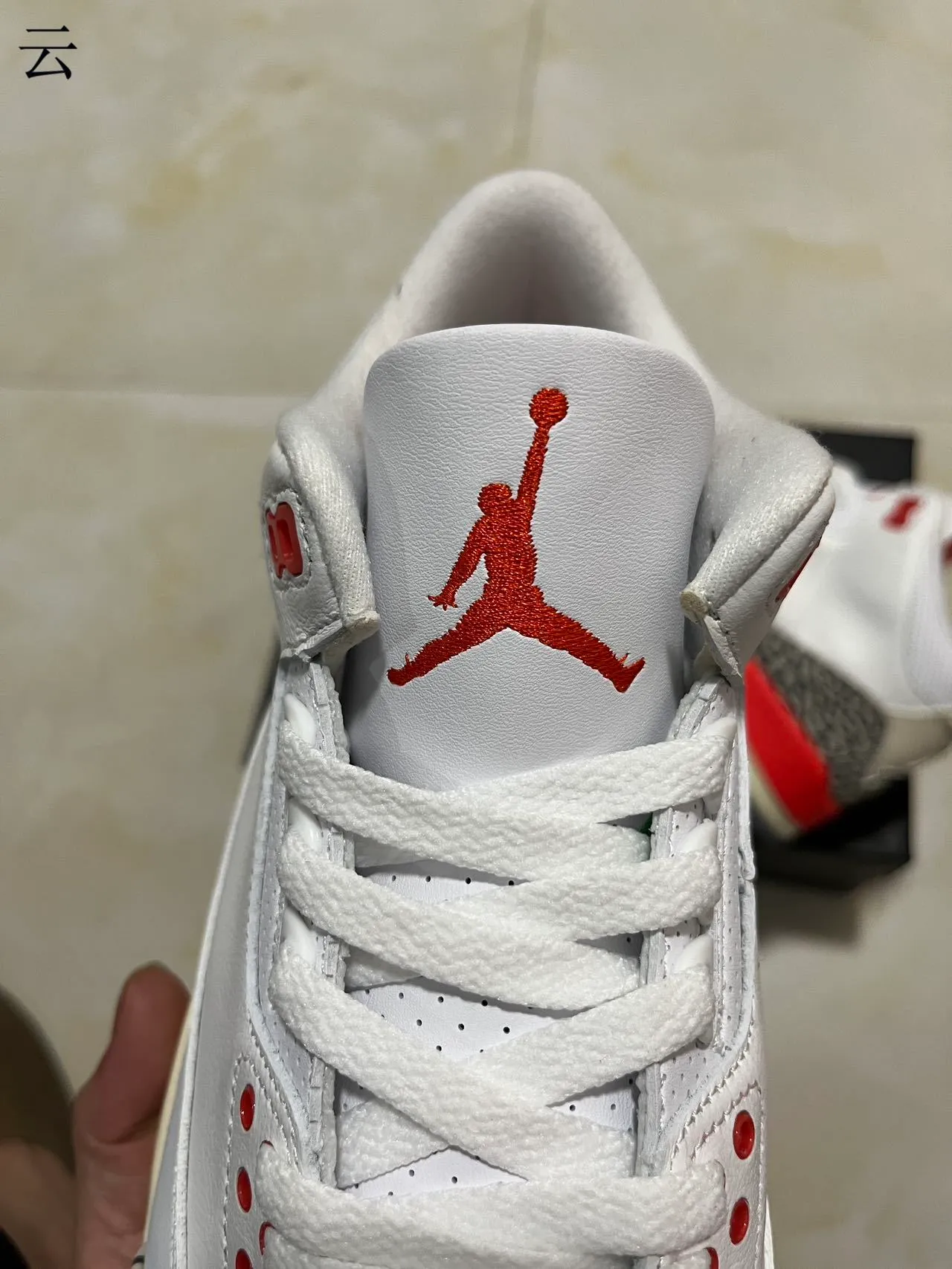 Tênis de basquete Air Jordan 3 White Cement vermelho 4