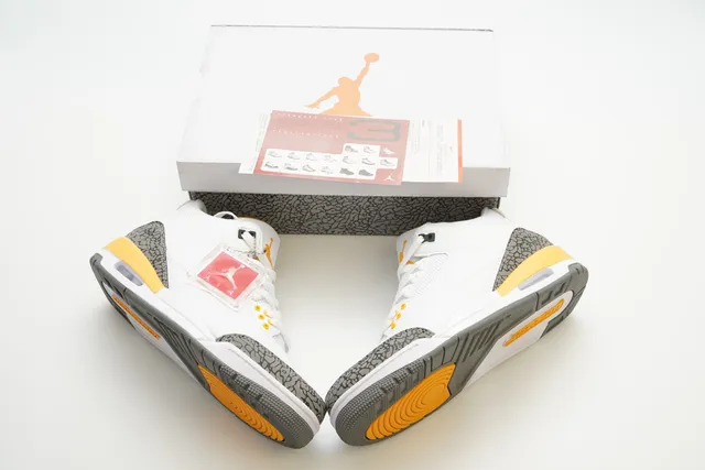 Air Jordan 3 সাদা সিমেন্ট হলুদ বাস্কেটবল জুতো 4