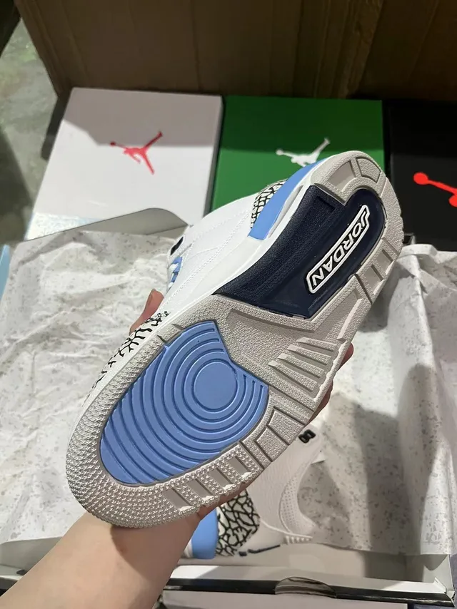 Air Jordan 3 সাদা হালকা নীল এলিফ্যান্ট প্রিন্ট বাস্কেটবল জুতো 4