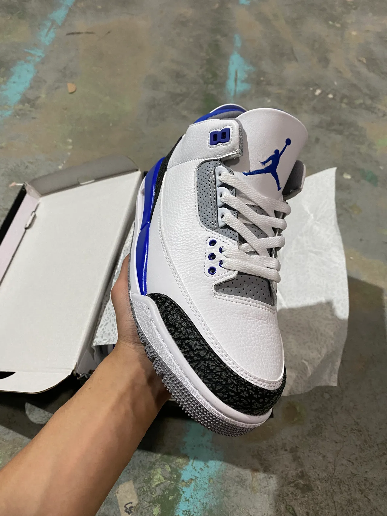 Air Jordan 3 Chaussures de Basketball Blancs à Imprimé Éléphant Bleu Royal 2