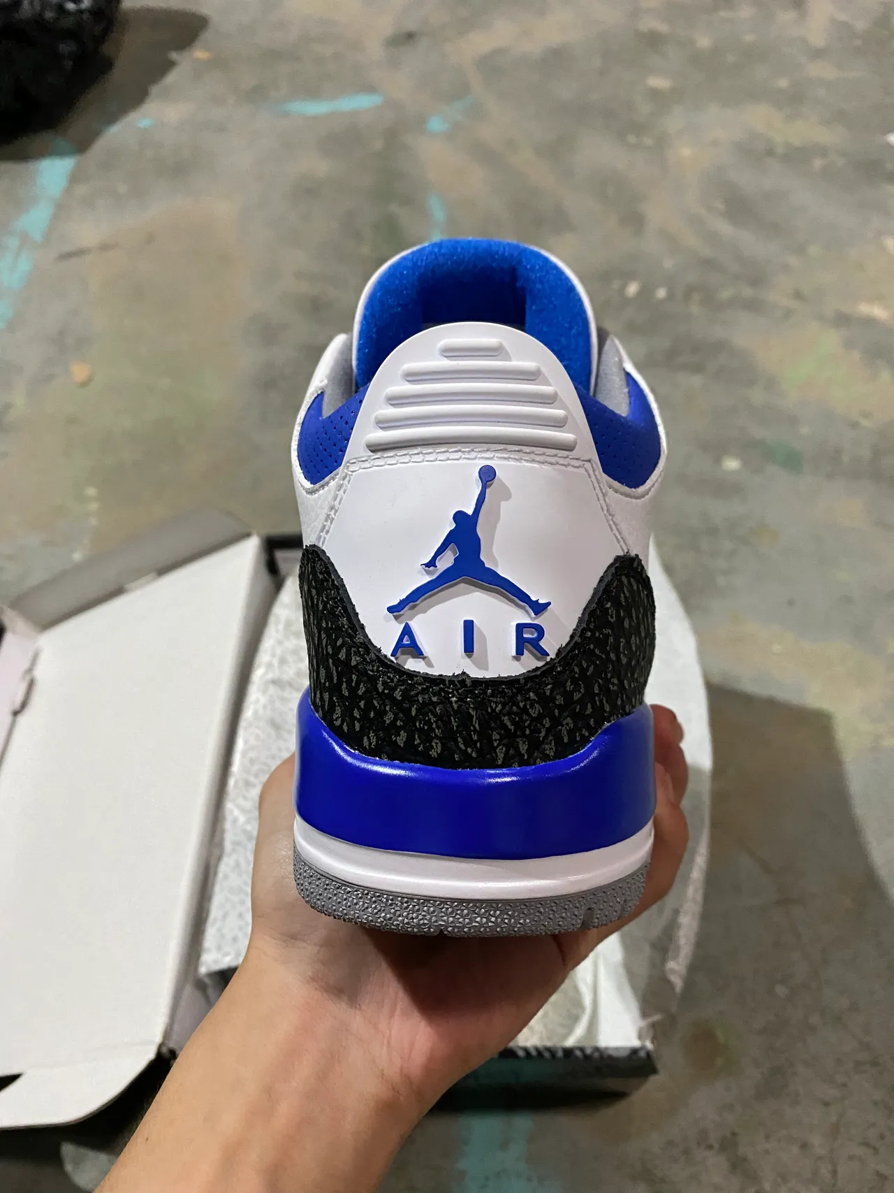 Air Jordan 3 Chaussures de Basketball Blancs à Imprimé Éléphant Bleu Royal 6