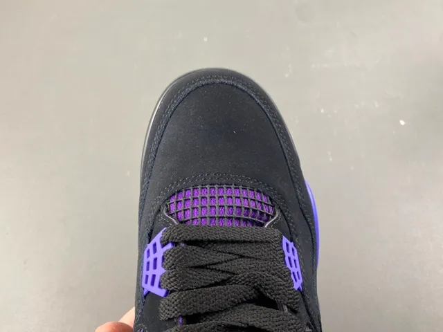 Zapatillas de baloncesto Air Jordan 4 negro y morado 5