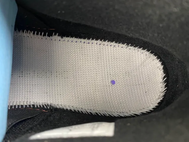 Zapatillas de baloncesto Air Jordan 4 negro y morado 8