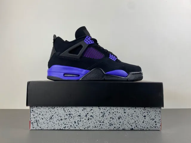Zapatillas de baloncesto Air Jordan 4 negro y morado 15
