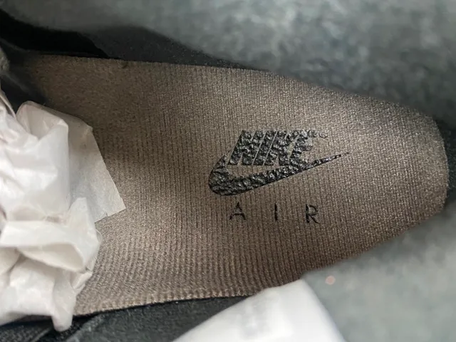 Tênis de basquete Air Jordan 4 em camurça cinza e preta 7