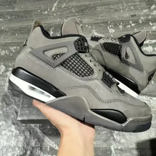 Tênis de basquete Air Jordan 4 de camurça cinza e gaiola preta