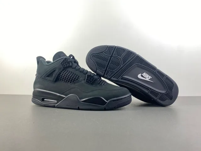 Air Jordan 4 单色黑篮球鞋 11