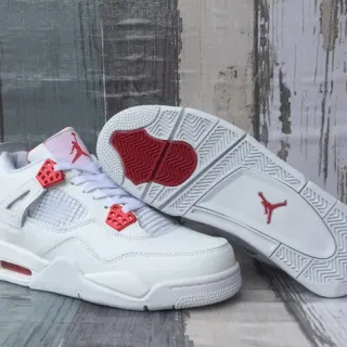 Tênis de basquete Air Jordan 4 branco e vermelho