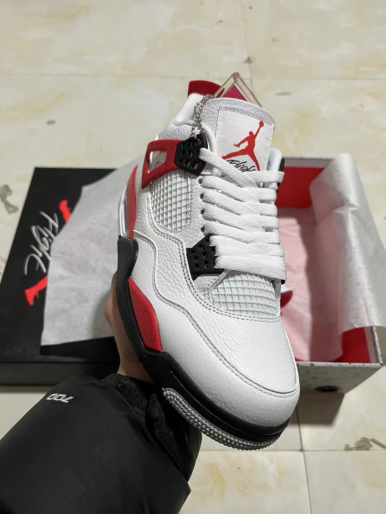 Chaussures de basketball Air Jordan 4 blanc rouge noir 2