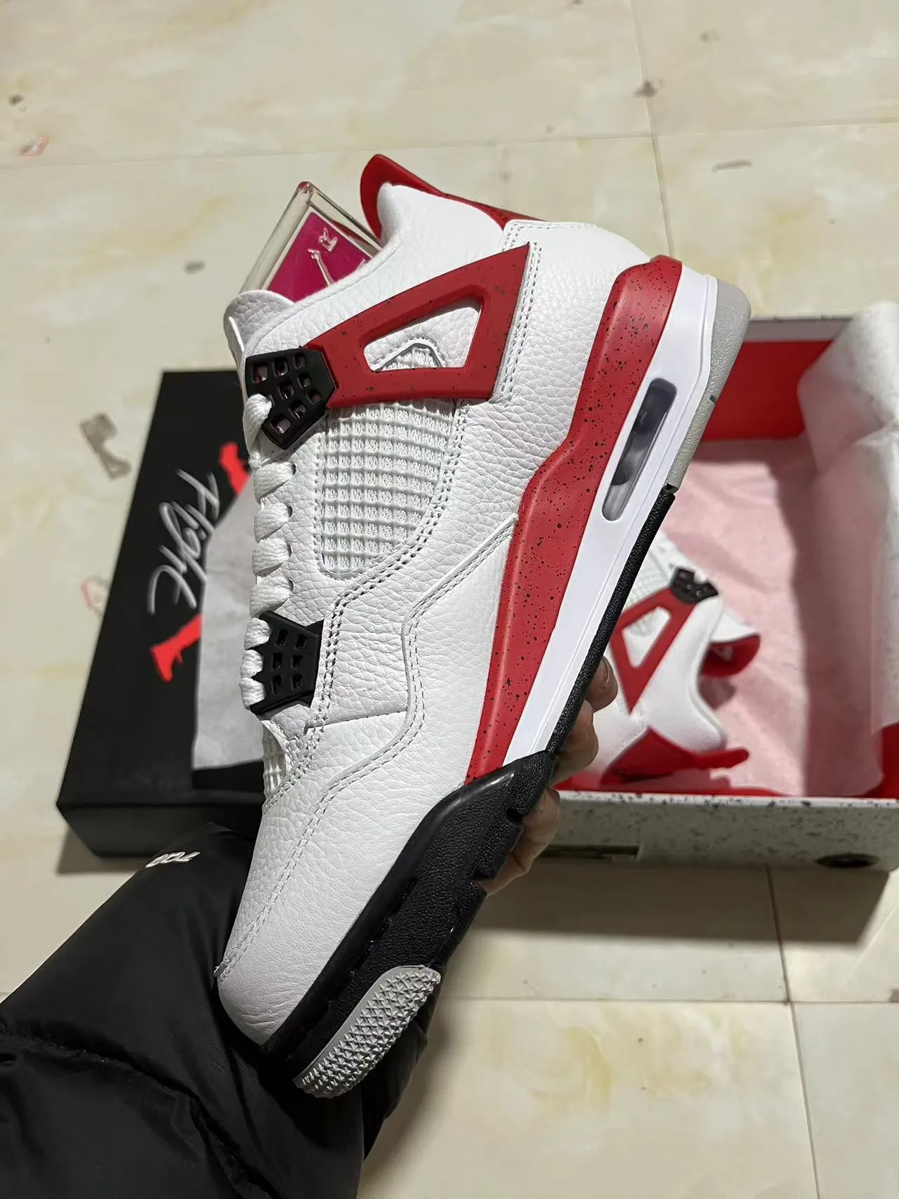 Chaussures de basketball Air Jordan 4 blanc rouge noir 4