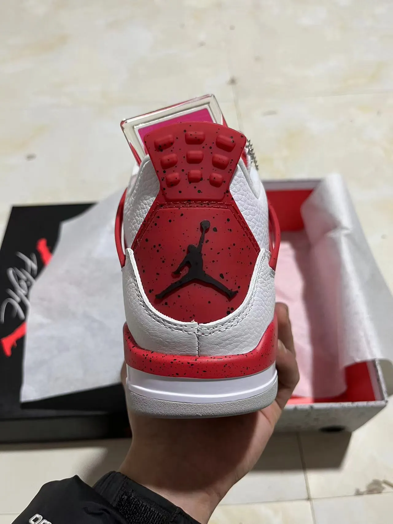 Chaussures de basketball Air Jordan 4 blanc rouge noir 6