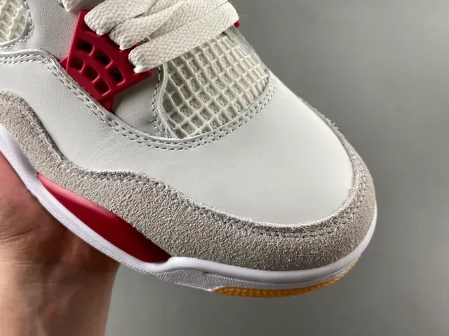 Air Jordan 4 Zapatos de Baloncesto Blancos Rojos Goma 2