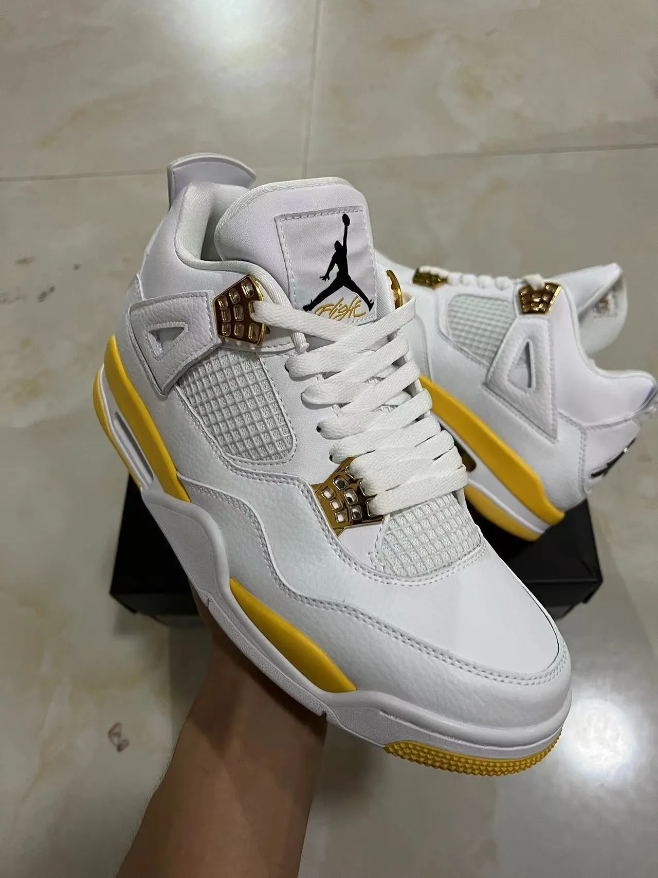 Air Jordan 4 Chaussures de Basketball Blanche Jaune Or 2