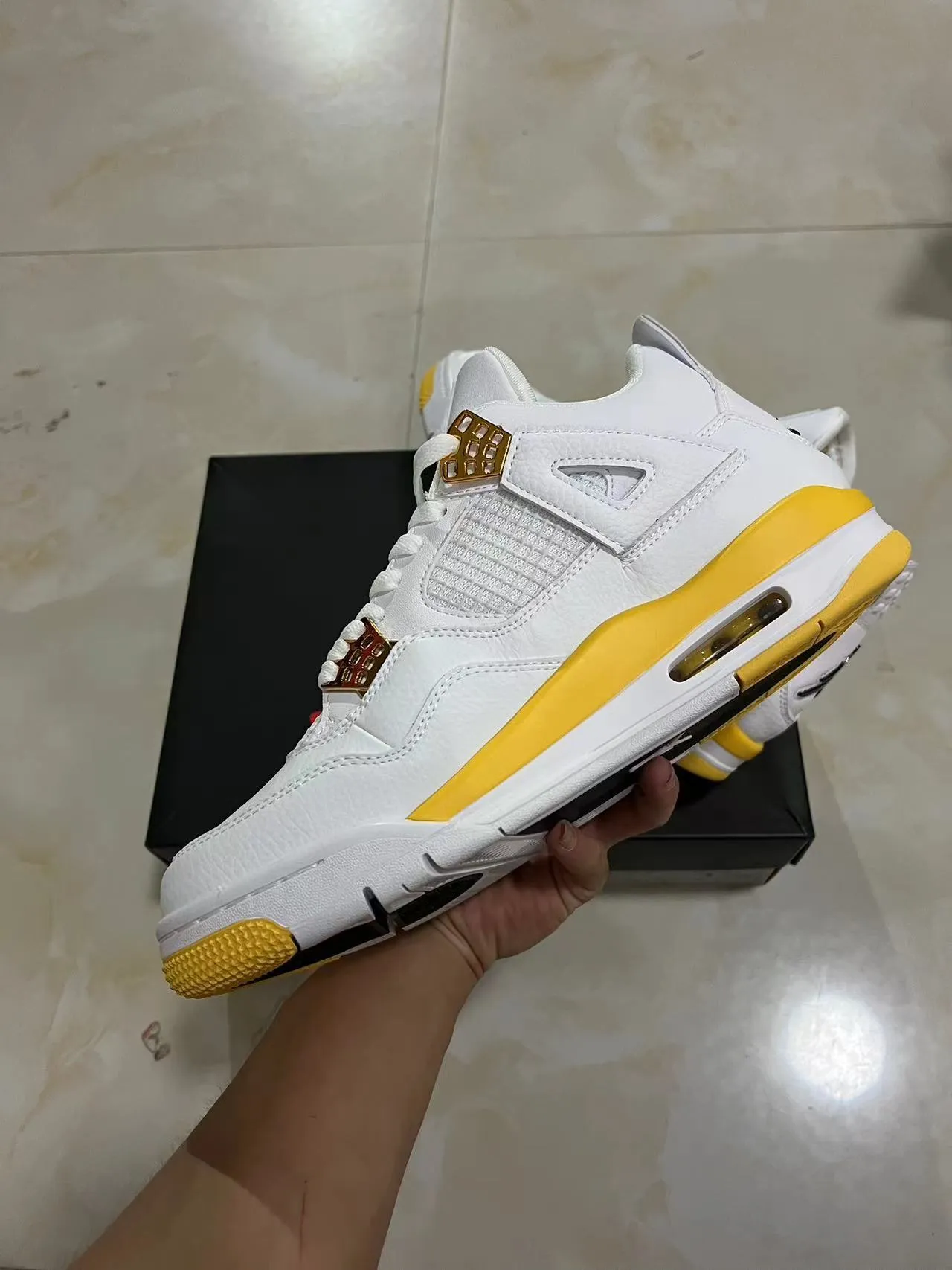 Air Jordan 4 Chaussures de Basketball Blanche Jaune Or 5